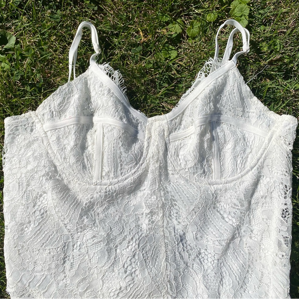 Promesa - Lace Cami Bodysuit
